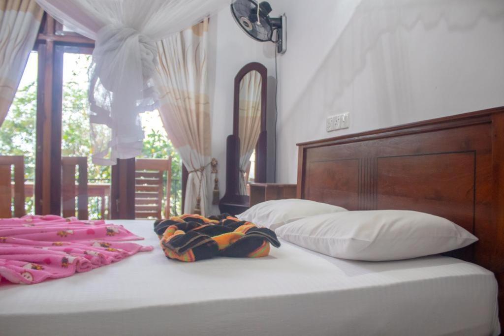 Amado Homestay Ella Exterior photo